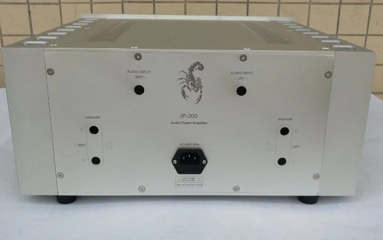 

Starke All aluminum amplifier chassis / Preamplifier case / AMP Enclosure /DIY box (445 *200*420mm)