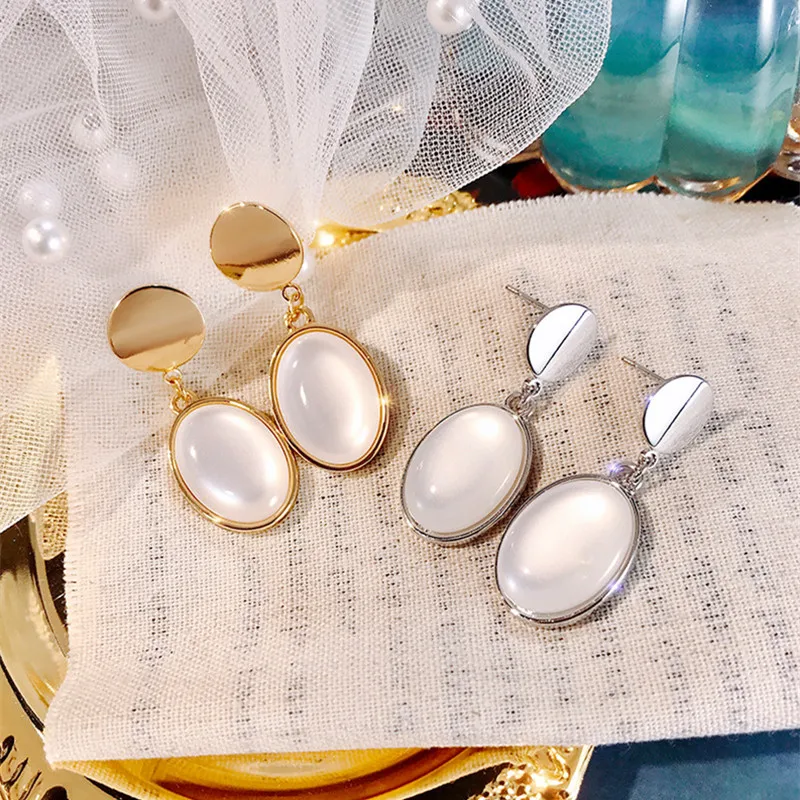 

2020 New Fashion Cat's Eye Earrings Elegant Crystal Earrings Korean Ladies Light Luxury Earrings Jewelry Gift Cat's Eye