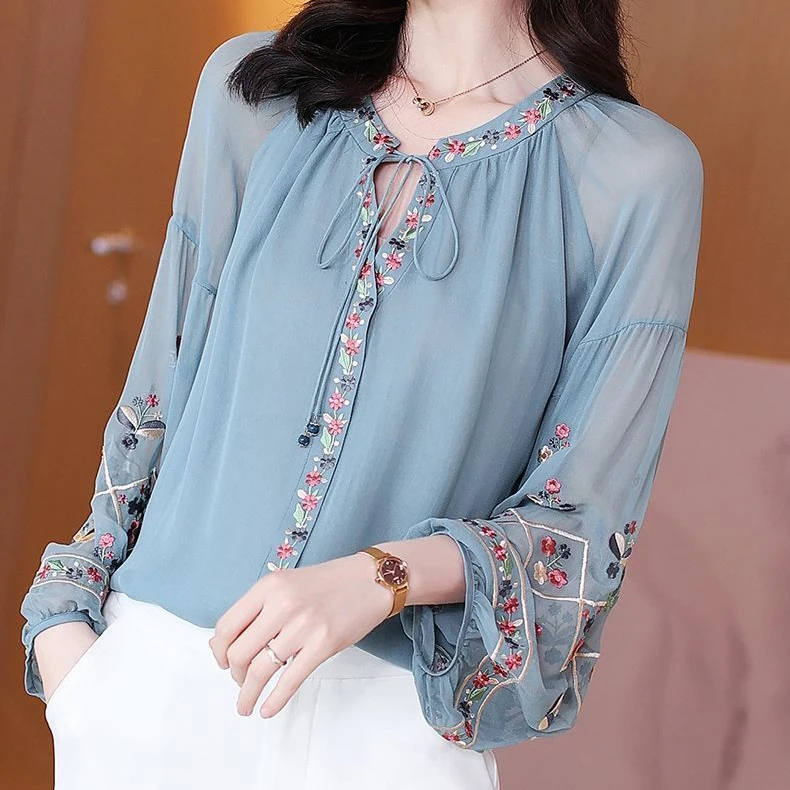 

Embroidered shirt women spring and summer 2021 new loose bow retro Chinese embroidery lantern sleeve top Lace Floral