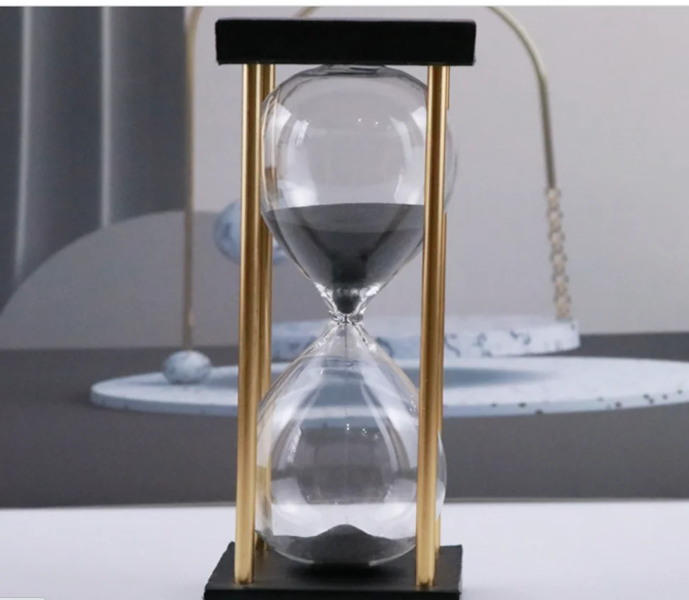 

Tianyun skyringe hourglass manufacturer 7.5 * 7.5 * 18 four column metal timer hourglass craft gift ornaments