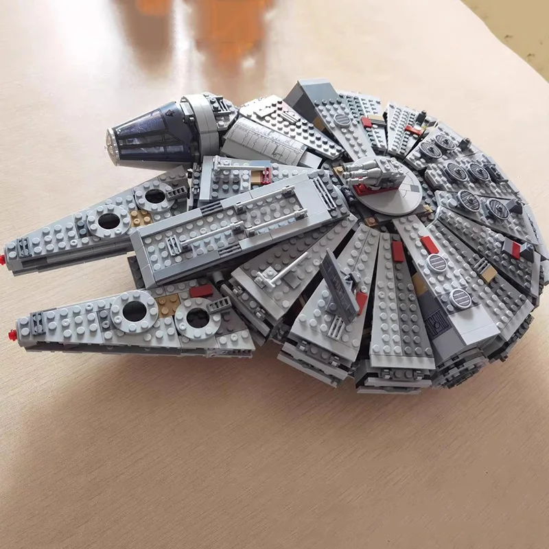 

Disney star wars Millennium Falcon building blocks YT-1300 space boat bricks Starfighter toy for kids gift 69900