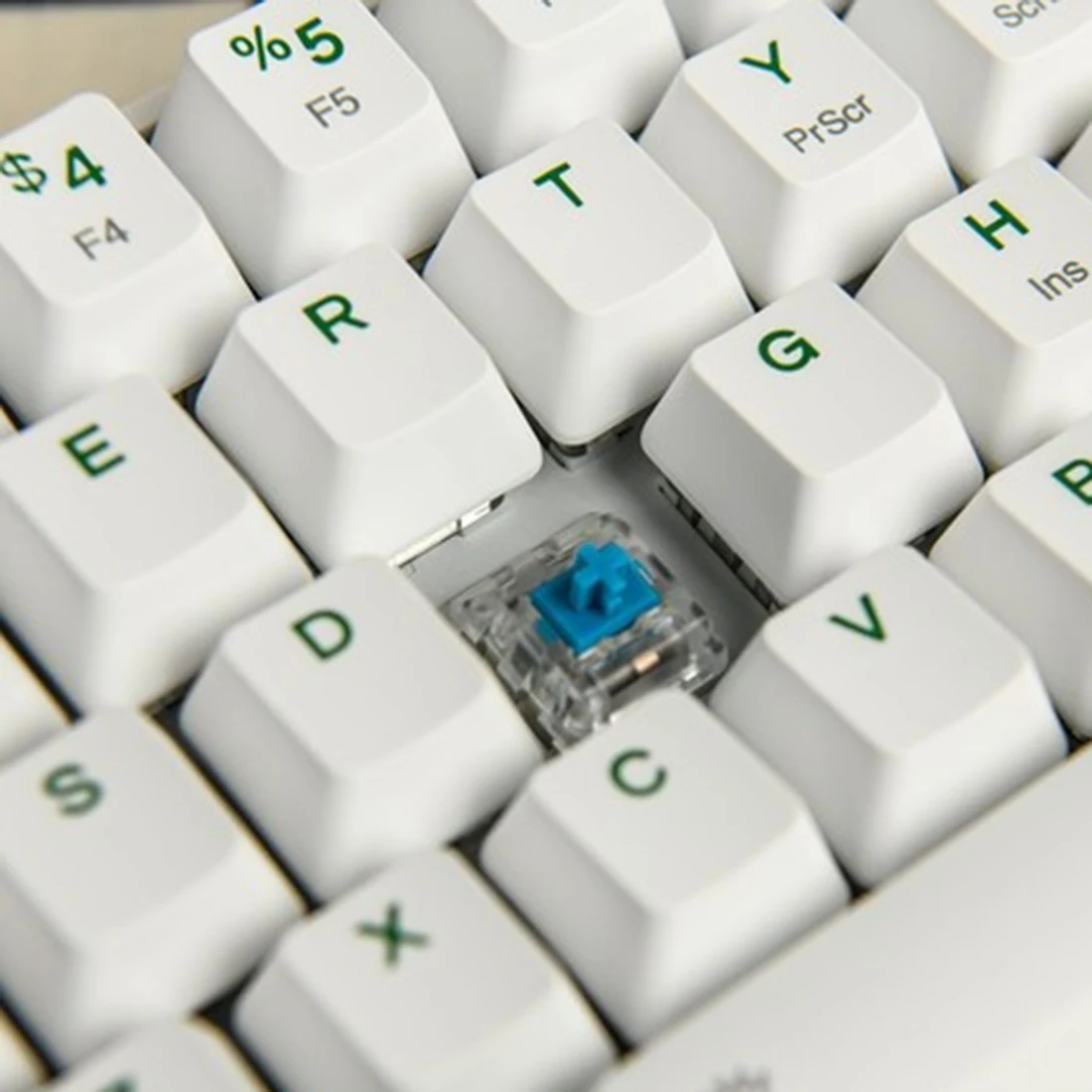 71 Keys PBT Keycaps Wireless 65% Mechanical Gaming Keyboard Compact Bluetooth Keyboard For Windows /Mac / Andoid - White Green