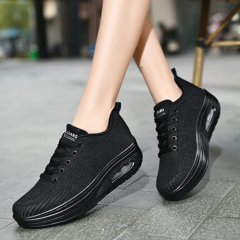 

Women's Shoes