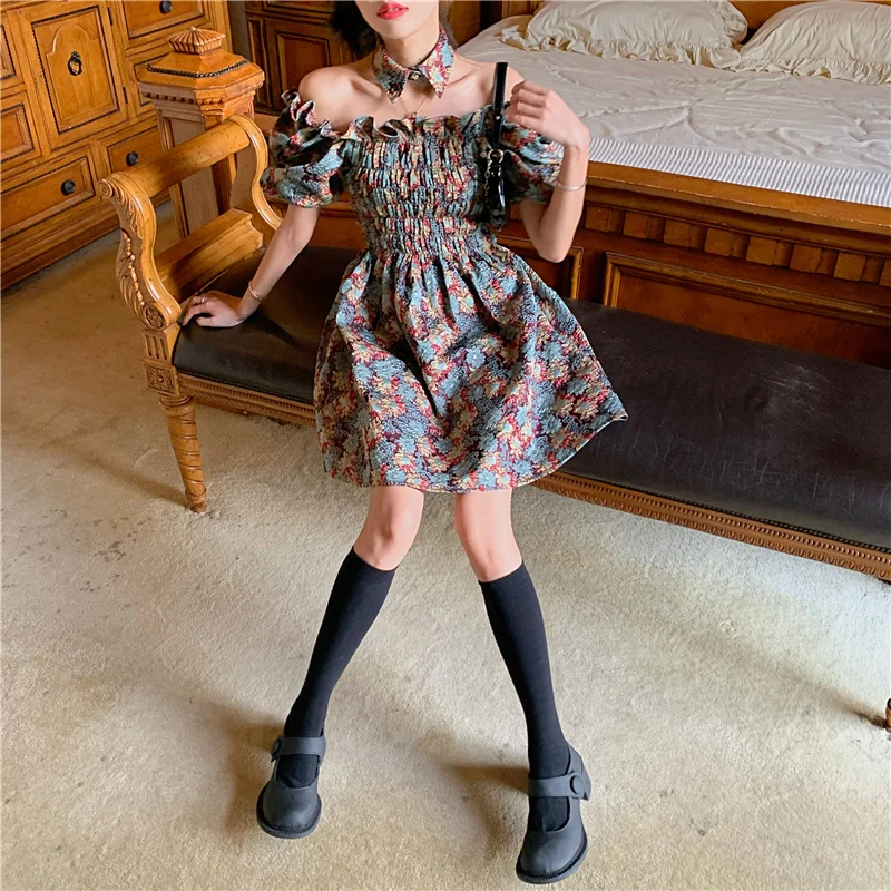 

Women's Square Collar Floral Dress with Wooden Ears 2020 New Summer French Style Vintage Crumpled Tight Waist Puff Sleeve Skirt