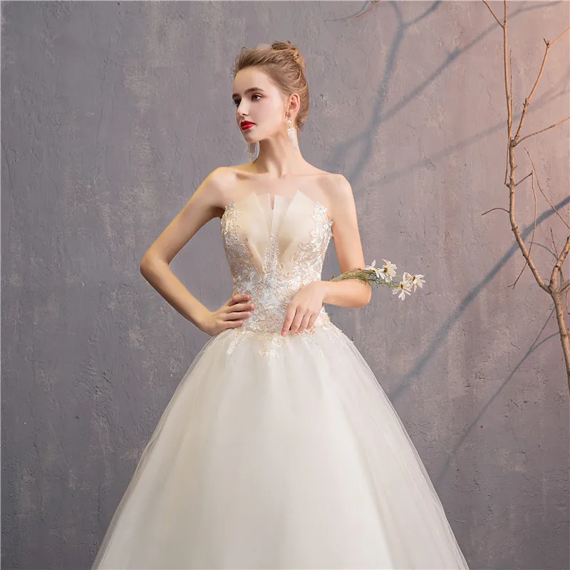 Свадебное платье с вышивкой без бретелек рукавов | Свадьбы и торжества