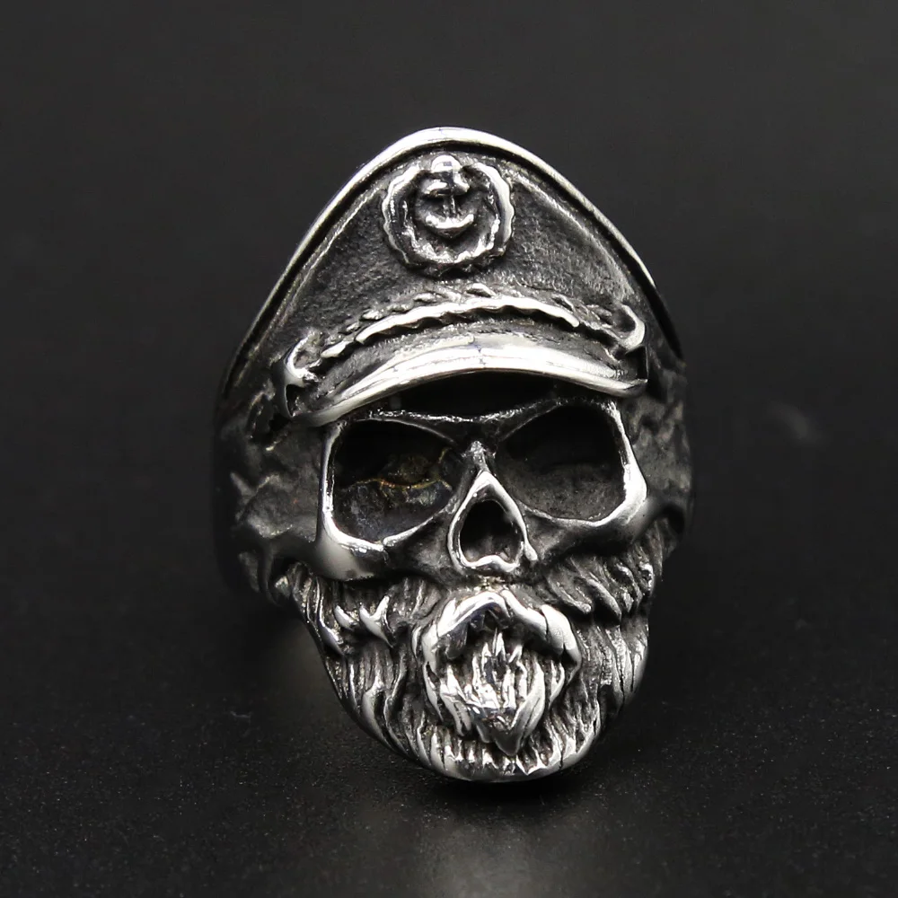 Мужское кольцо в стиле панк черное из нержавеющей стали с изображением капитана