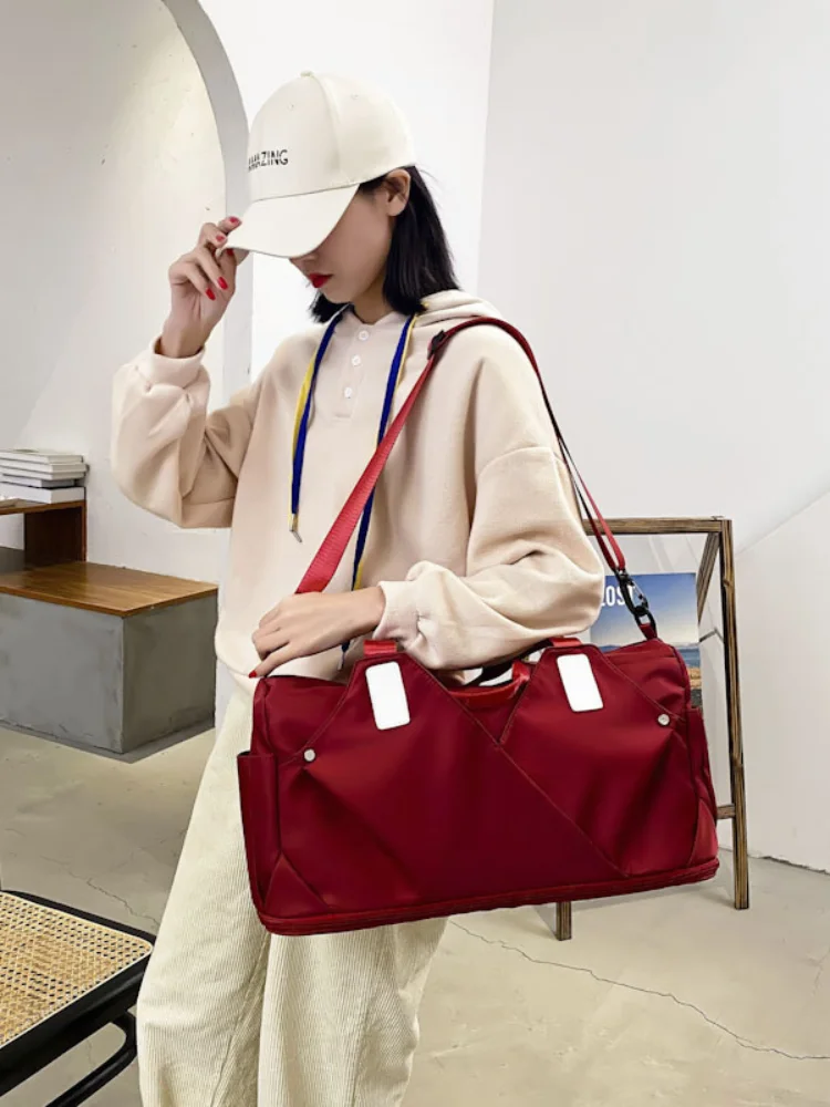 

Портативный дорожная сумка Для женщин большой Ёмкость Складная и Портативный может покрыть тележка чехол Чемодан сумка Для женщин спортив...