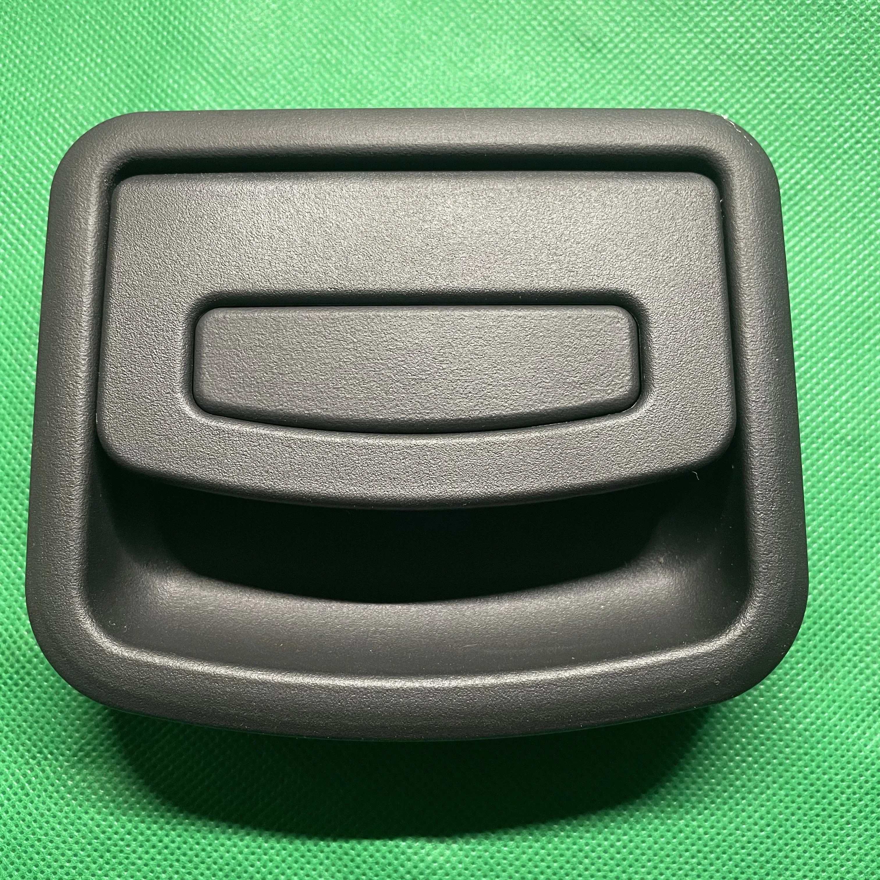 Задняя ручка для грузового лотка 857552B000J4 бежевый черный HYUNDAI SANTA FE 2006-2015 85755-2B000 |