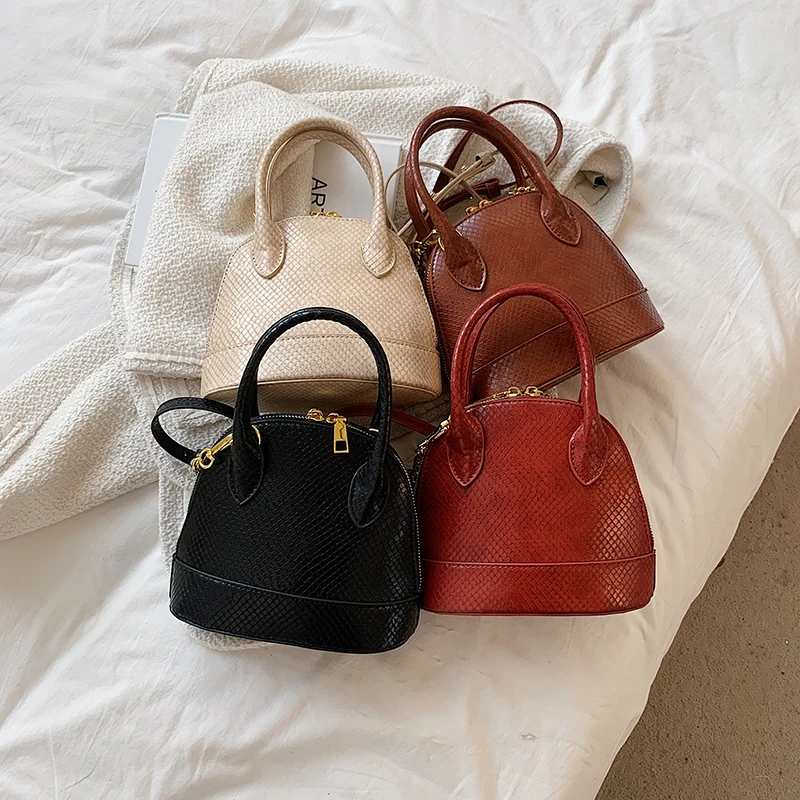 

Toposhine Serpentine Shell Handbag Fashion Women Small Totes Crossbody Bag for Woman New Popular Metal Chains Strap Shoulder Bag