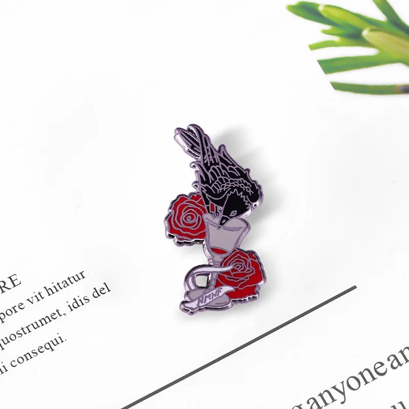 Эмалированная брошь с изображением ворона шести ворон Лий Бардуго кривое