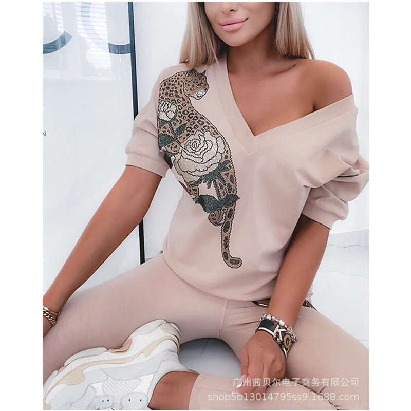 

Женский осенний спортивный костюм WEPBEL, комплект из двух предметов: свитшот с длинным рукавом и V-образным вырезом и узкие брюки с высокой тал...