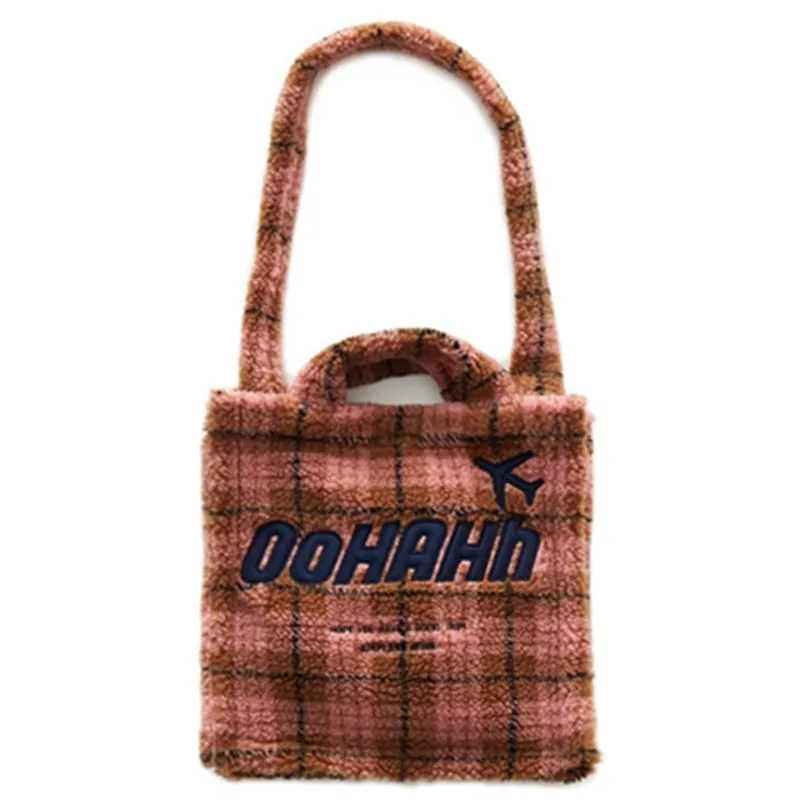 

2020 Autumn and Winter Niche Design Women Purse and Handbags Artificial Plush Girl Cute Plaid Embroidery Shoulder Portable Bags