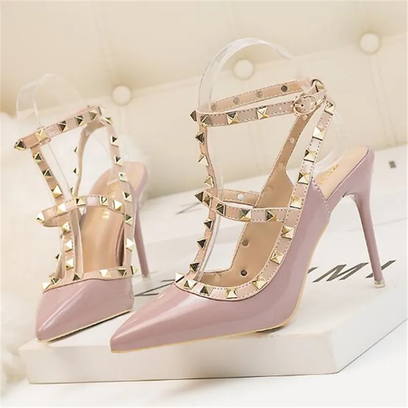 

2021 New 10CM PUMPS Woman Sexy Nightclub Stiletto Heels Patent-leather Metallic Rivet Hollow Roman Fashion Sandals