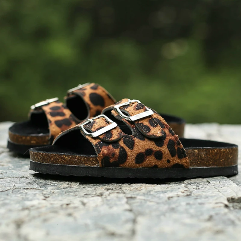 Шлепанцы женские с двойной пряжкой однотонные сандалии на толстой мягкой