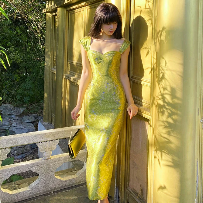 

Green Snake Shoulder French Vintage Shredded Flower Sling Dress Spring 2021 New Slim dress Off the Shoulder