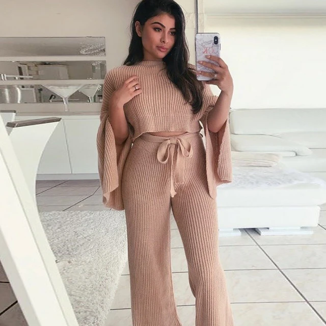 Женский трикотажный комбинезон из двух предметов однотонный теплый с разрезом