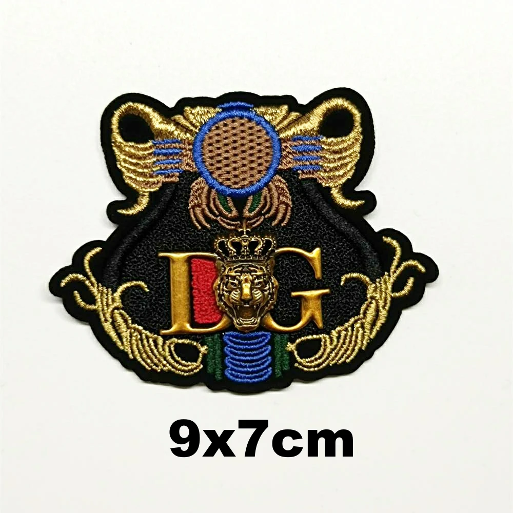 

Design embroidery metal crown tiger letter leaf embroideried patches for clothing HE-3196