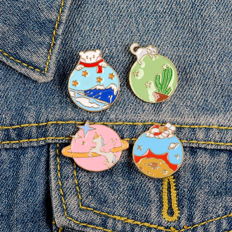 

The Cat Planet Cartoon Lapel Pins Brooch Metal Badge Vintage Classics Jewelry Gifts Collection