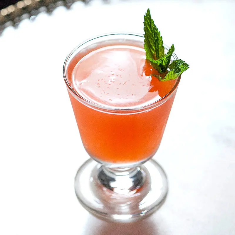 100-200 мл бокал Стекло водка коктейль вина чашки цвета слоновой кости ложки