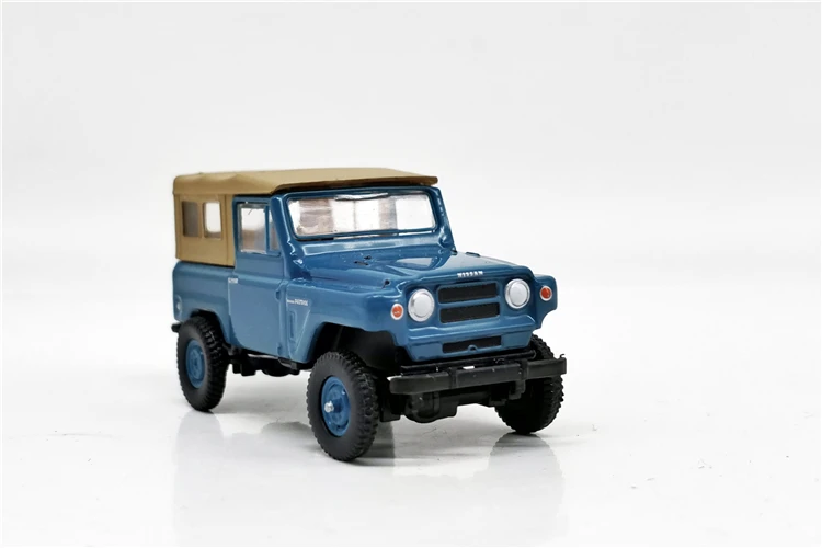 Зеленый светильник 1:64 1968 Nissan Patrol boutique игрушечные машинки из сплава для детей