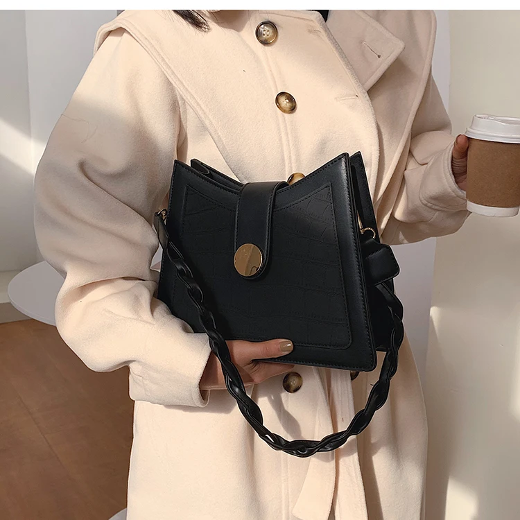 

Popular small bag women's new fashion in autumn and winter 2020 ins messenger bag shoulder underarm bag