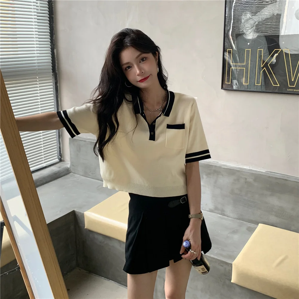 Женская трикотажная футболка с коротким рукавом и воротником-поло | одежда