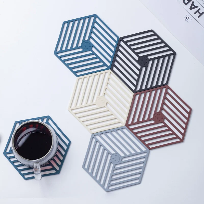 

4pcs TPE Geometric Stripe Hollow Non-slip Kitchen Placemat Coaster Insulation Pad Dish Coffee Cup Table Mat Home Decor 51097