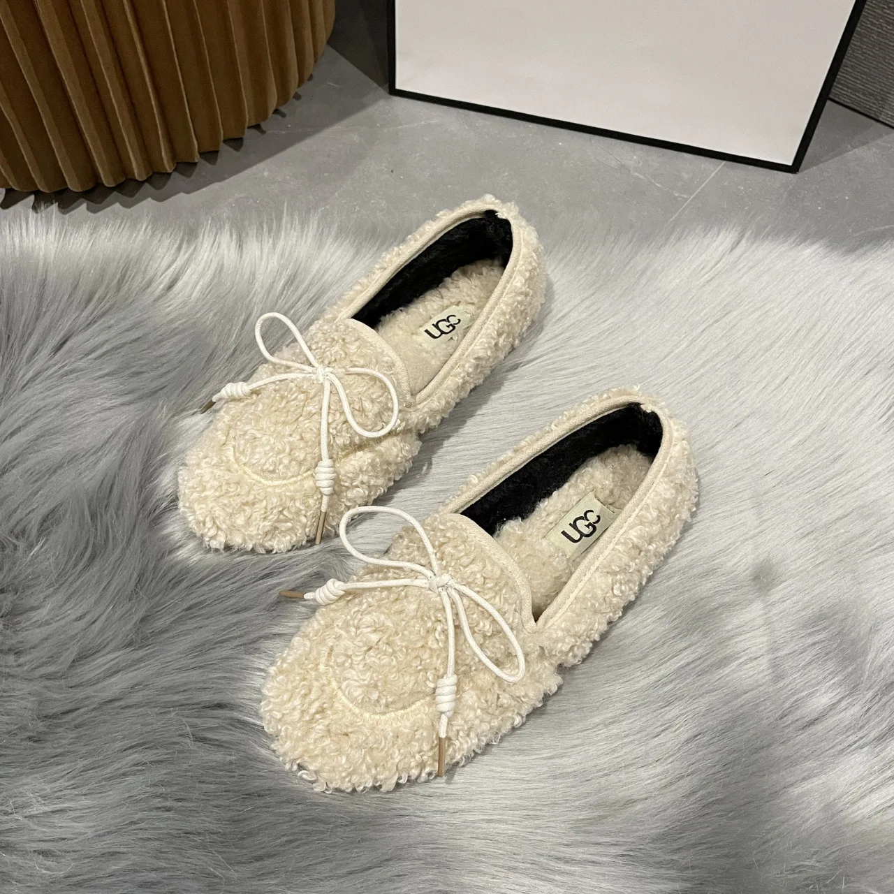 

Teddy Bear Bow Fur Shoes Women's Autumn and Winter 2021 New One-step Lamb Hair Flat Peas Shoes Warm Women's Cotton Shoes