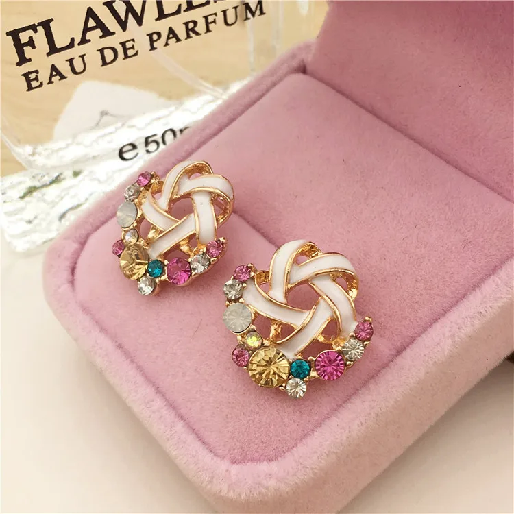 

Best Selling Korean Fashion Wool Ladies Temperament Color Crystal Earrings Wholesale 4g