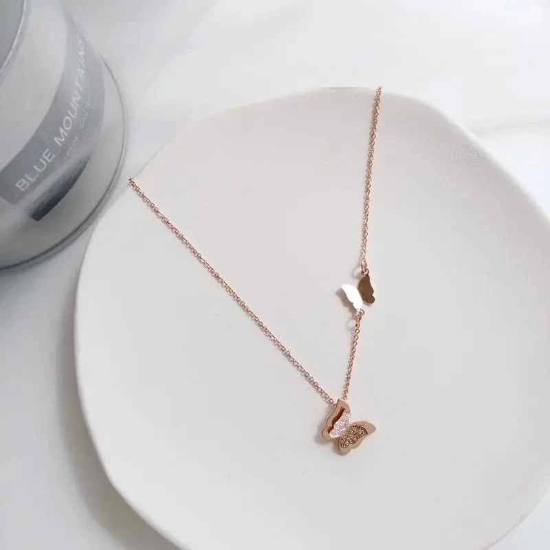 

OE Ladies Vintage Pendant Butterfly Necklace Butterfly Star Charm Collar Necklace Boho Jewelry Birthday Gift