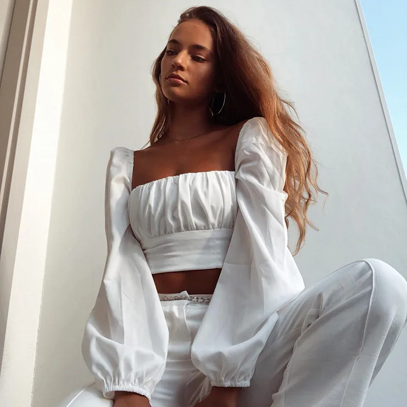 Женские короткие блузки с квадратным вырезом и рюшами длинным рукавом