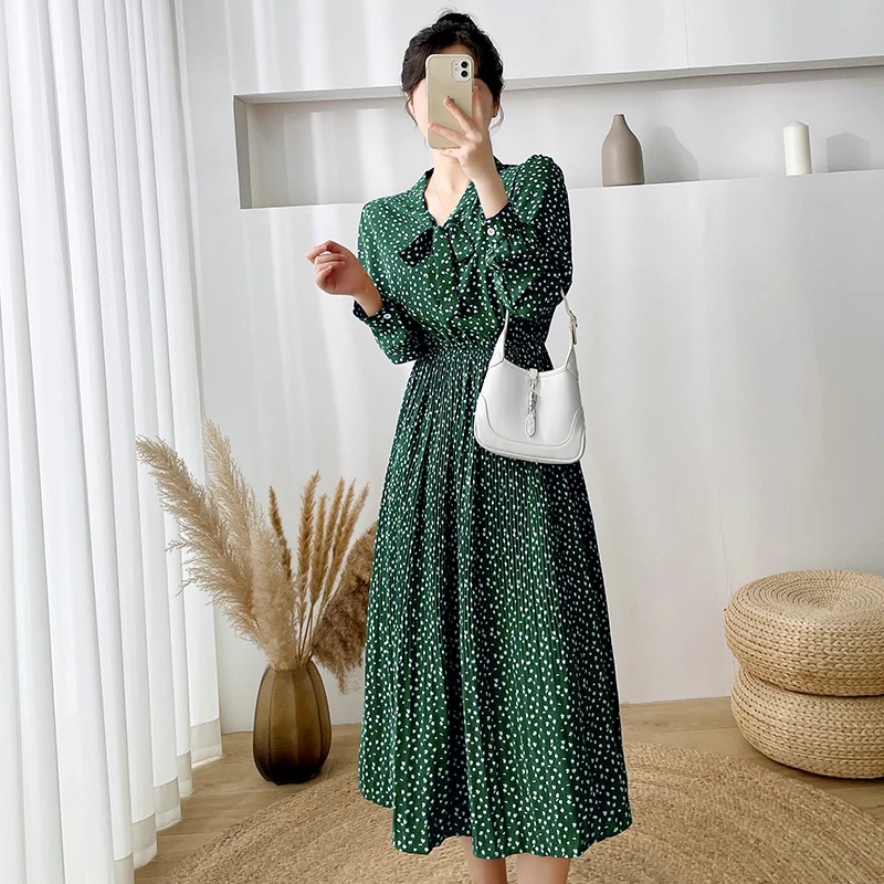 

Женское платье с цветочным принтом, новое трикотажное шифоновое Плиссированное Платье с V-образным вырезом и рукавами-фонариками, Осень-зим...