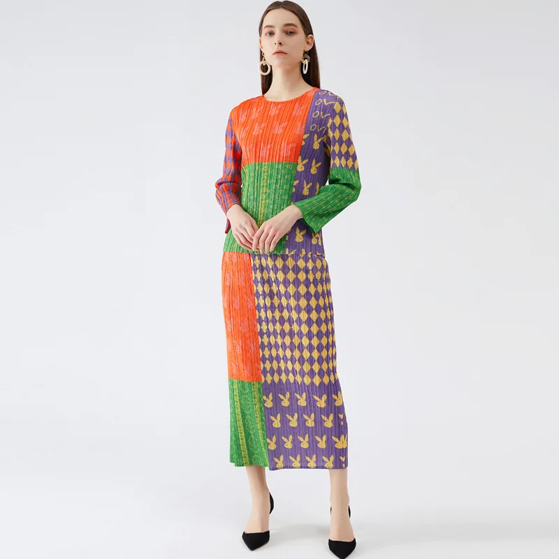 Changpleat 2021 autumn new women's pleated suit Miyak fold Large size printed T-shirt top + light mature skirt sets