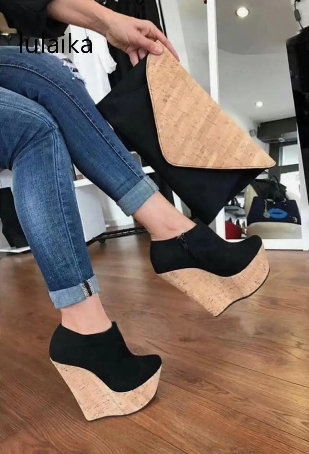 Весна-Осень 2020 модные туфли из флока с круглым носком на молнии пробковой