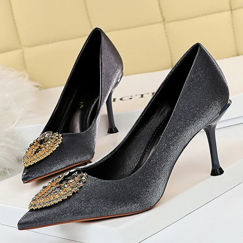 Женские туфли лодочки на высоком каблуке элегантные шелковые с блестящими