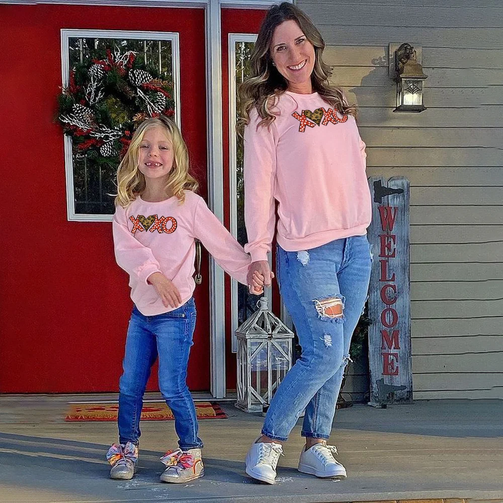 

NASHAKAITE Mama Sweatshirt Mommy and Me Clothes Mother Daughter Family Matching Outfits Women Cotton Tops Leopard printing