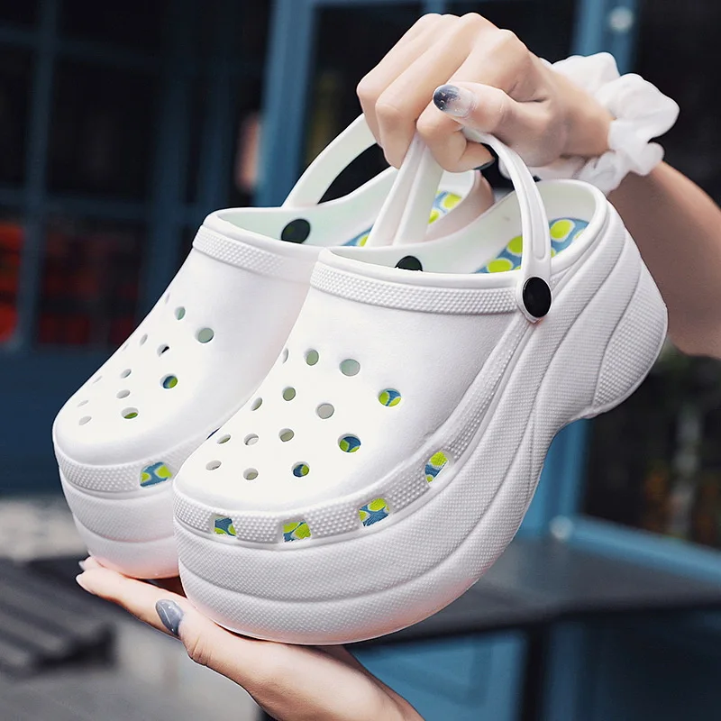 

Wholesale 2021 Women Sandals Summer Shoes Rubber Clogs Girl Garden Shoes Black Crocse Beach Flat Sandals Slippers