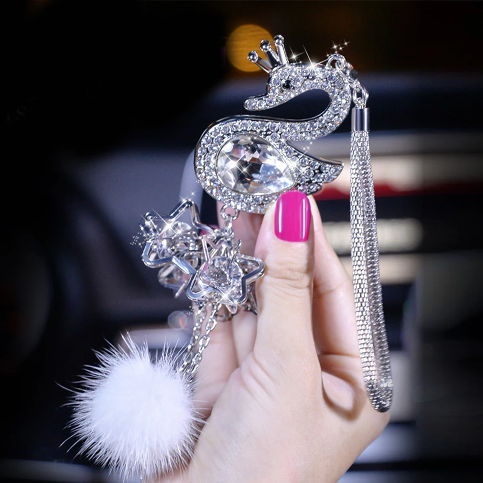 Модная Автомобильная подвеска с кристаллами и кристаллами, меховой шар, лебедь, элемент декора для автомобильного зеркала заднего вида, автомобильное подвесное украшение, аксессуары