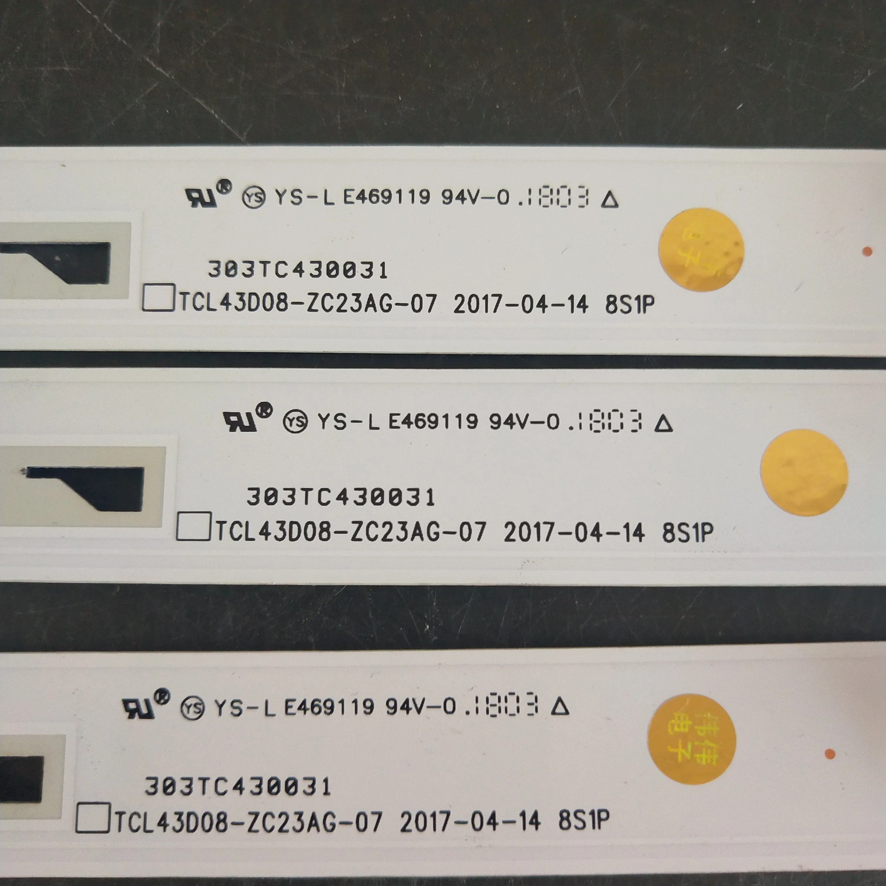 

1 комплект = 3 штуки для светодиодной подсветки 43GM16F TCL43D08-ZC23AG-07 303TC430031