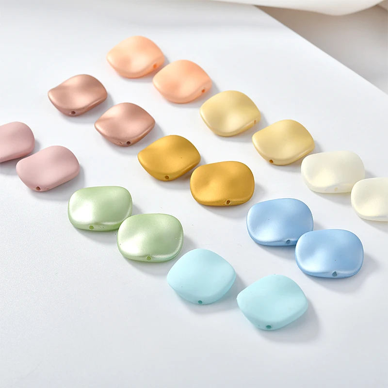 Волнистые продолговатые разноцветные бусины с прямым отверстием для