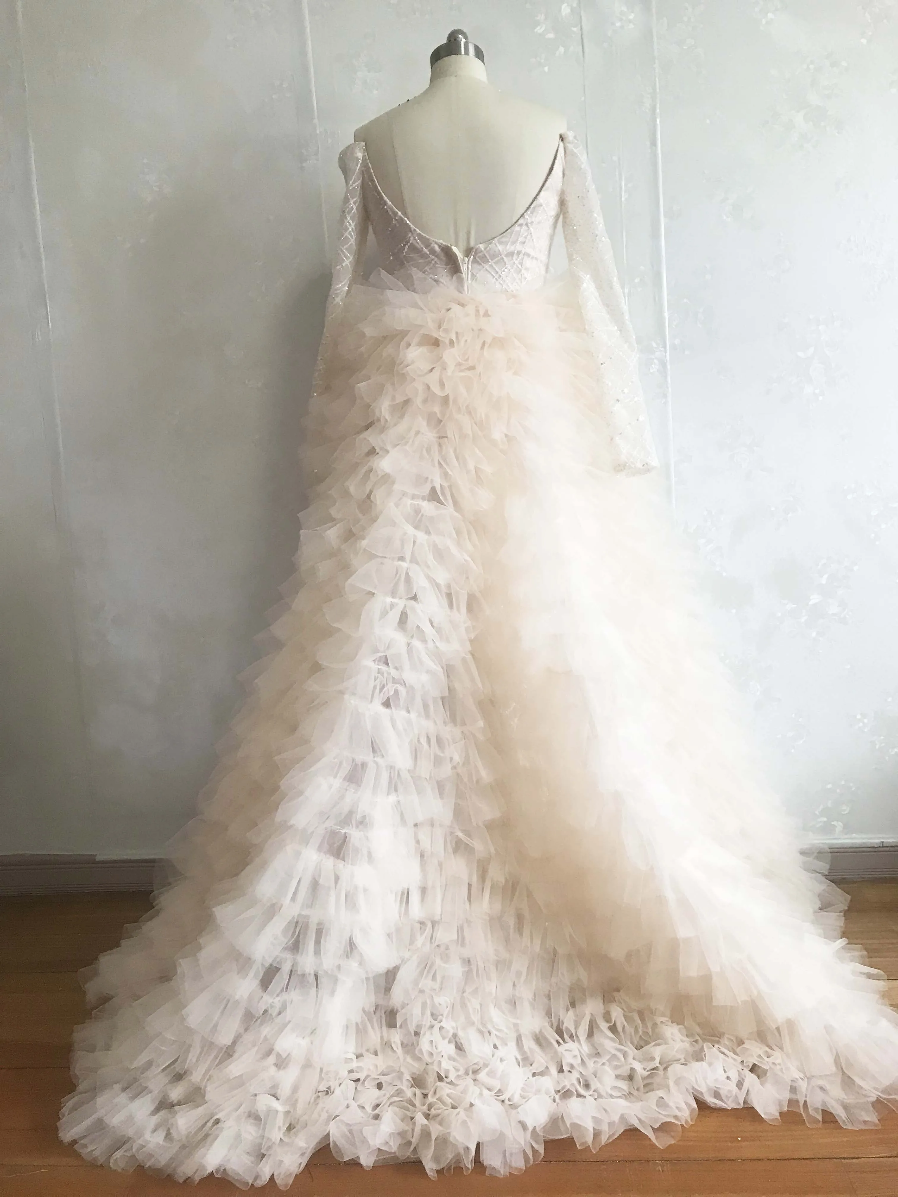 Classic Off the Shoulder Bling Bling Glitter Fabric Long Sleeve Ruffled Mermaid Champagne Prom Dresses with Overskirt