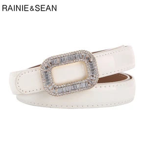 Ремень женский из лакированной кожи, с пряжкой, белого цвета