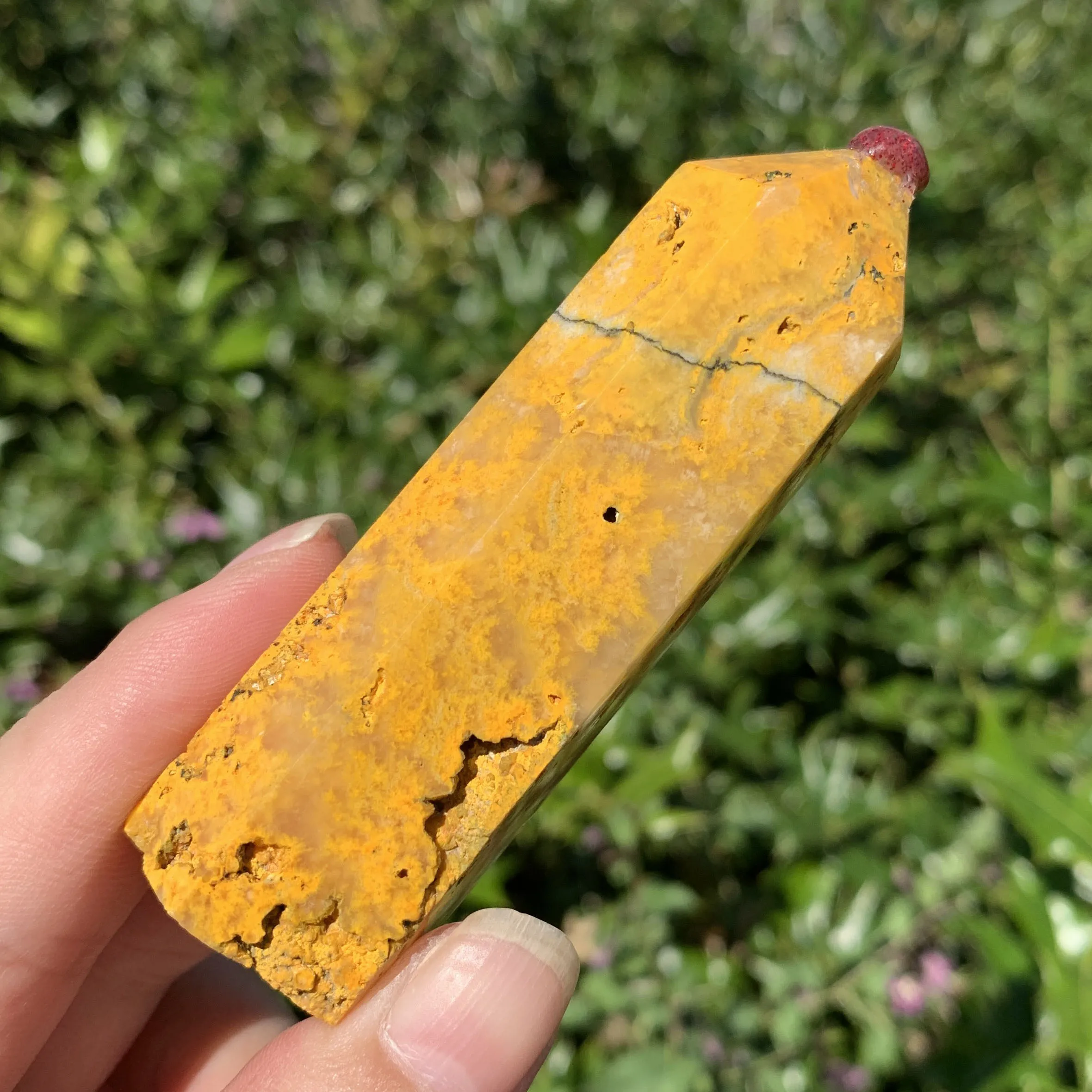 

Hot Sell Natural Crystal Stone Energy Wand Bumblebee Tower Healing Reiki Chakra Fengshui Ornaments Obelisk For Room Decor