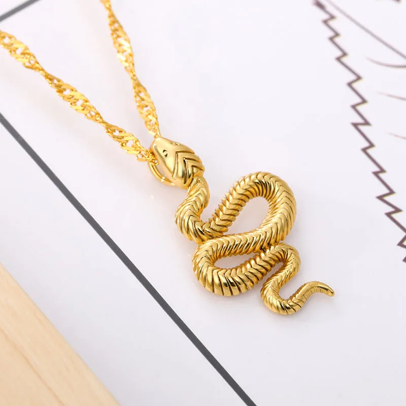

Rose Flower Pendant Necklace For Women Girlfriend Gold Color Round Coin Chain Chocker Female Necklace Korean Trendy Jewelry 2020
