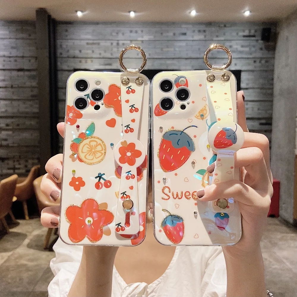 

sumkeymi Cute Strawberry Flowers Blu-ray Wrist Strap Soft Silicone Cover Phone Case For iphone 11 12 Pro Max XS XR 7 8 Plus