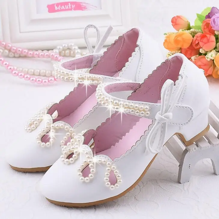 Модные сандалии для девочек обувь принцессы с жемчугом элегантные детские