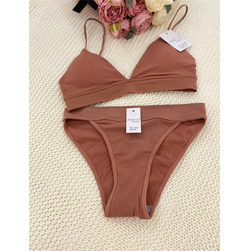 Однотонный женский комплект из бюстгальтера и трусиков во французском стиле