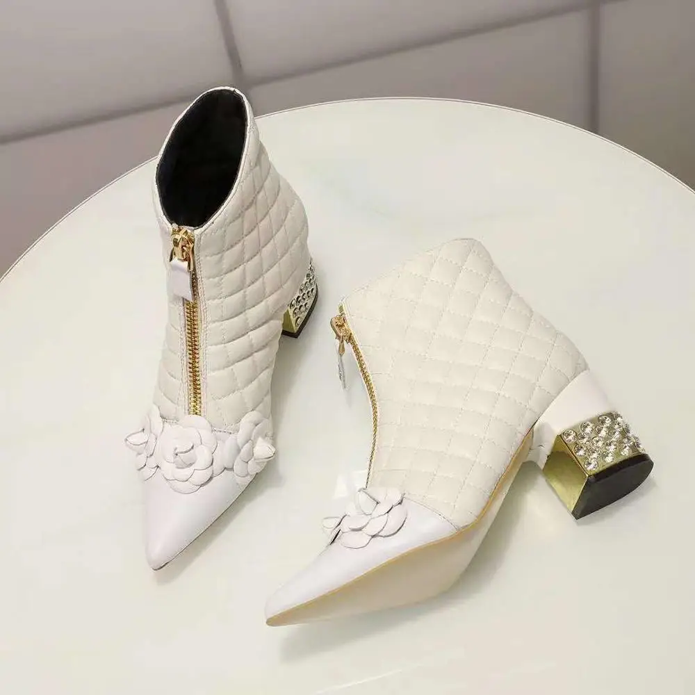 

Vallu2020 winter new full leather electric embroidered rhombus camellia bright rhinestone heel fashionable all-match short boots