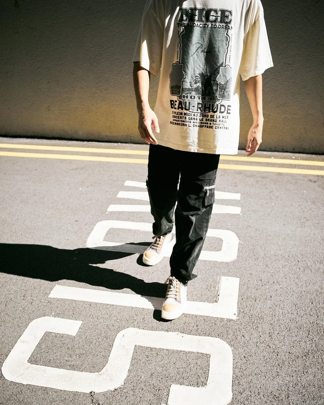 

2021SS RHUDE Nice T-shirt Men Women The Audacity to Dream Hotel Advertisement Print Rhude Tee Vintage Tops Oversize Short Sleeve