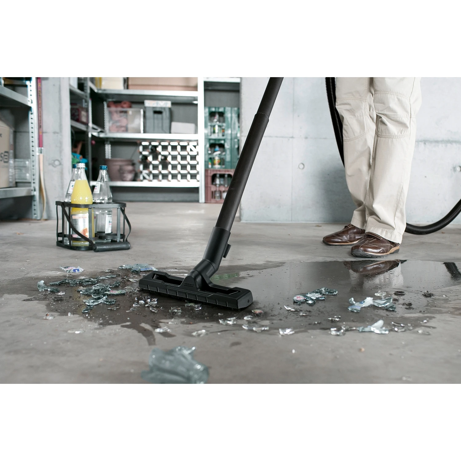 Пылесос для сухой и влажной уборки KARCHER WD 2 *EU-I ( вместимость пылесборника 12л